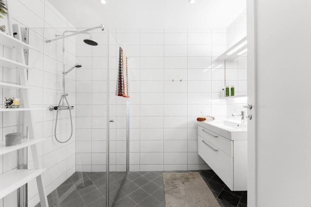 Stor Og Moderne Leilighet I Indre Arna Bergen Gratis Parkering!! ภายนอก รูปภาพ