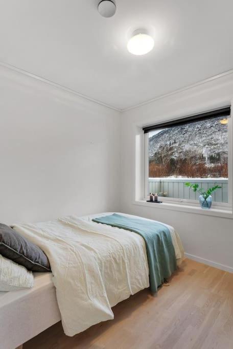 Stor Og Moderne Leilighet I Indre Arna Bergen Gratis Parkering!! ภายนอก รูปภาพ