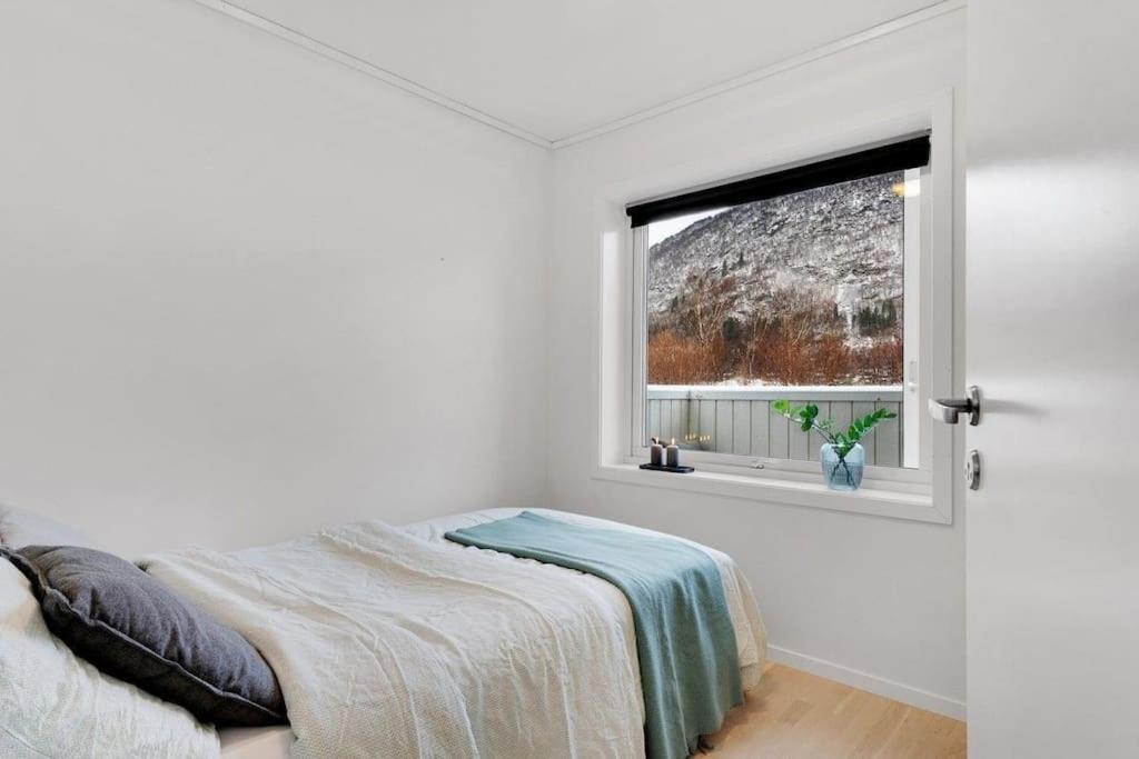 Stor Og Moderne Leilighet I Indre Arna Bergen Gratis Parkering!! ภายนอก รูปภาพ
